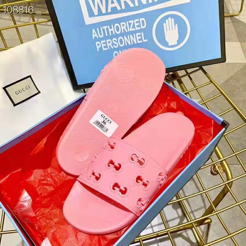 G*u*i women’s rubber gg slide sandal-pink