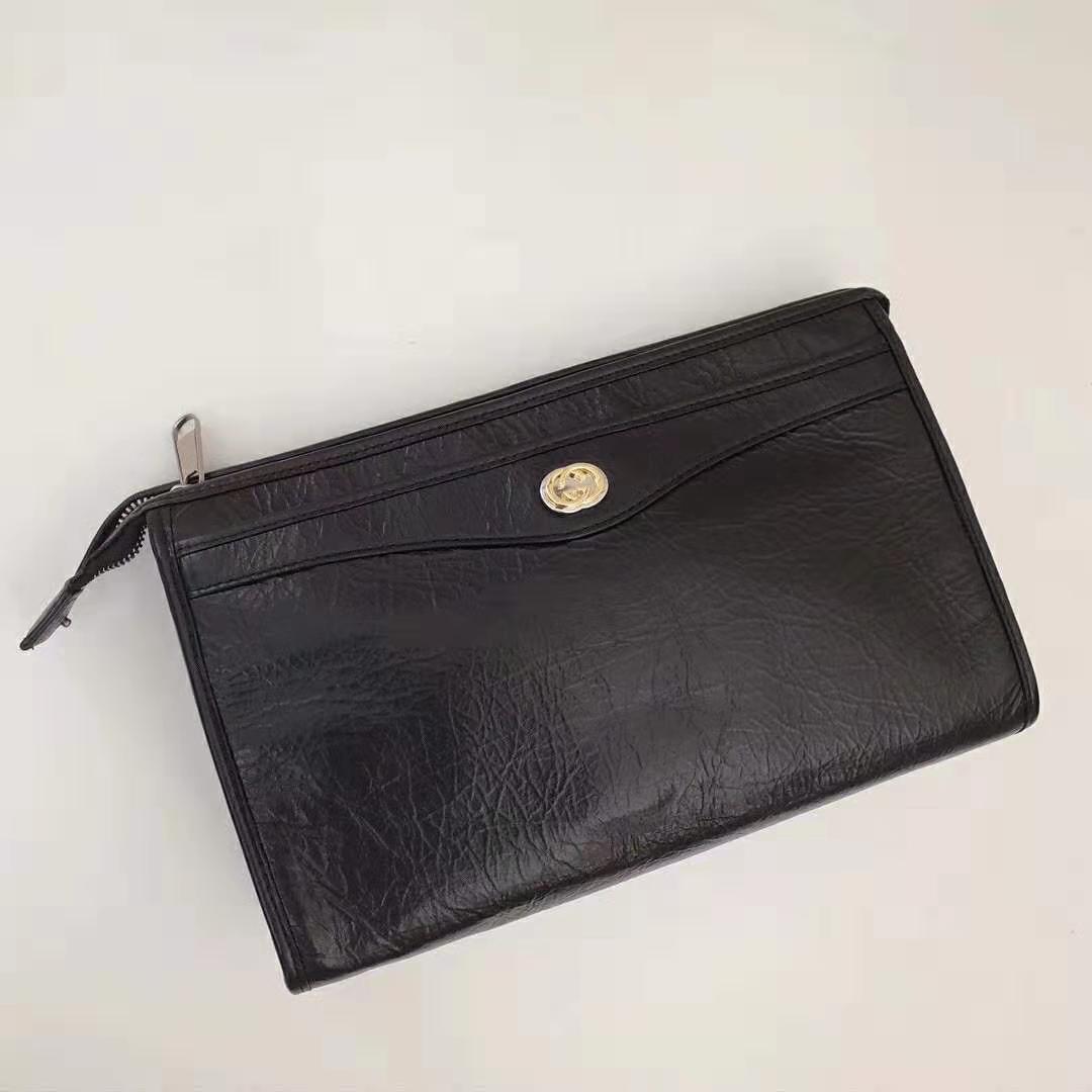 G*u*i gg men pouch with interlocking bag in black soft leather