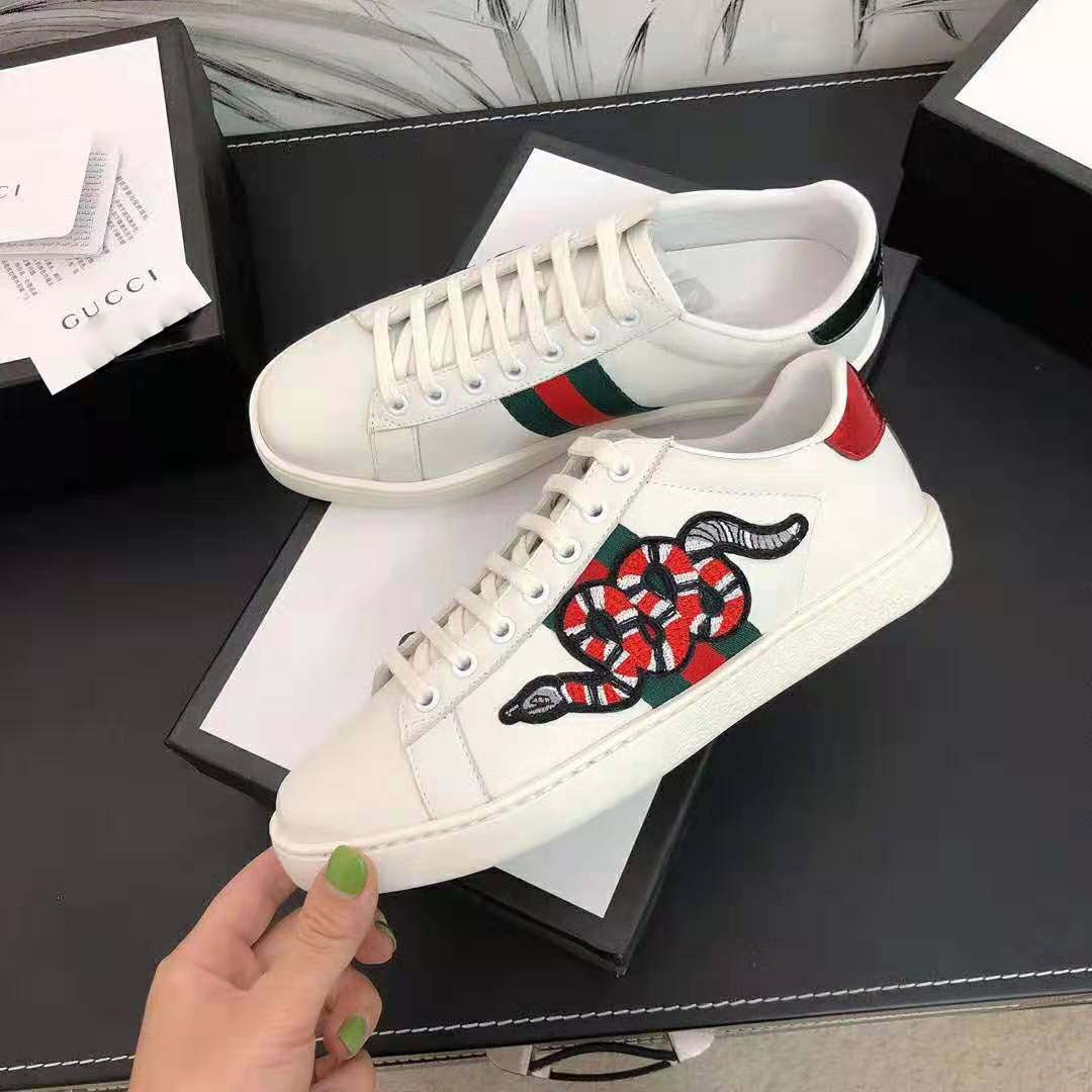 G*u*i men ace embroidered sneaker with embroidered kingsnake appliqué-white