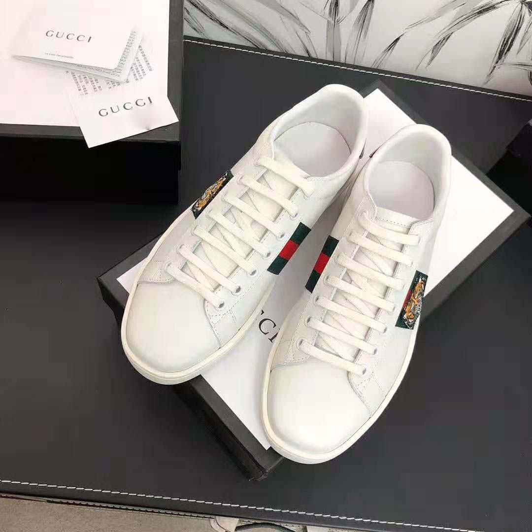 G*u*i men ace embroidered sneaker with embroidered tiger appliqué-white