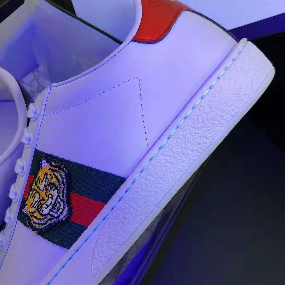 G*u*i men ace embroidered sneaker with embroidered tiger appliqué-white