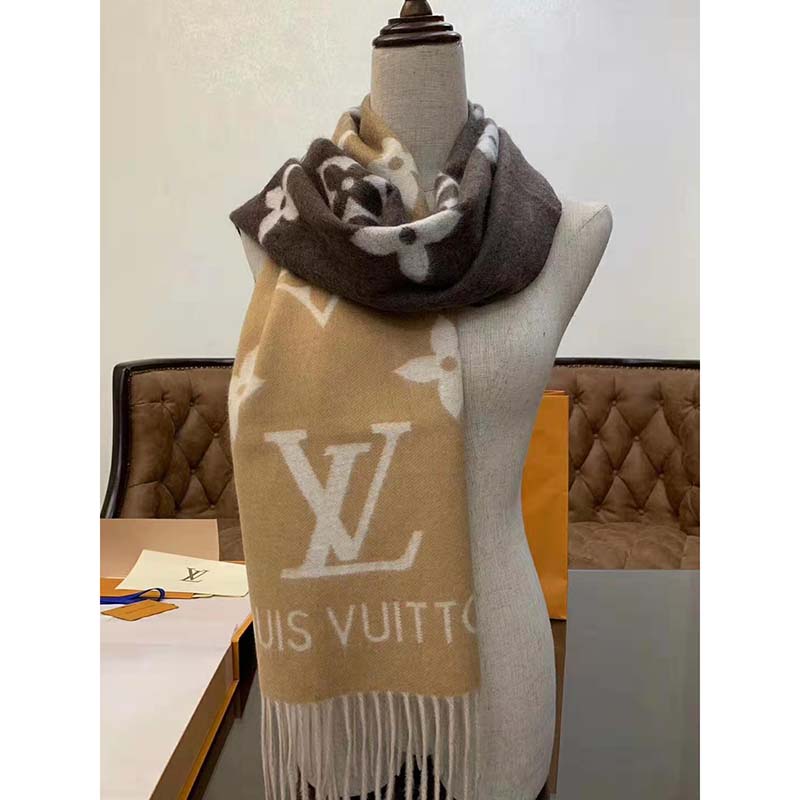Louis Vuitton LV Unisex Reykjavik Gradient Cashmere Scarf Oversized Monogram Flower Initial pattern-Sandy