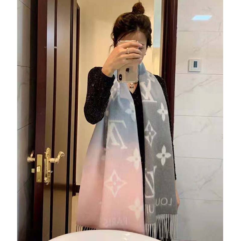Louis Vuitton LV Women Reykjavik Gradient Cashmere Scarf with Iconic Monogram-Blue