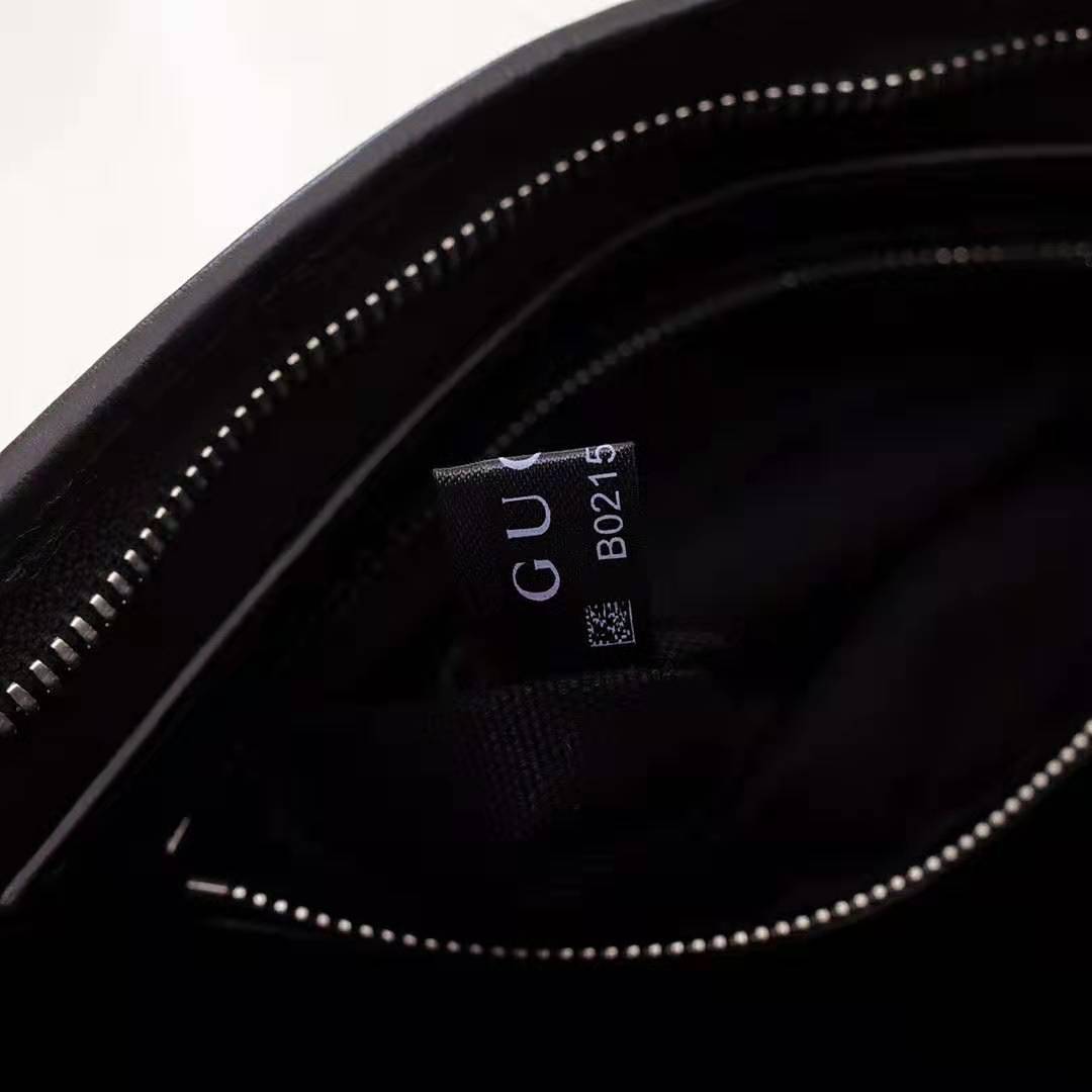 G*u*i gg men pouch with interlocking g in black soft leather