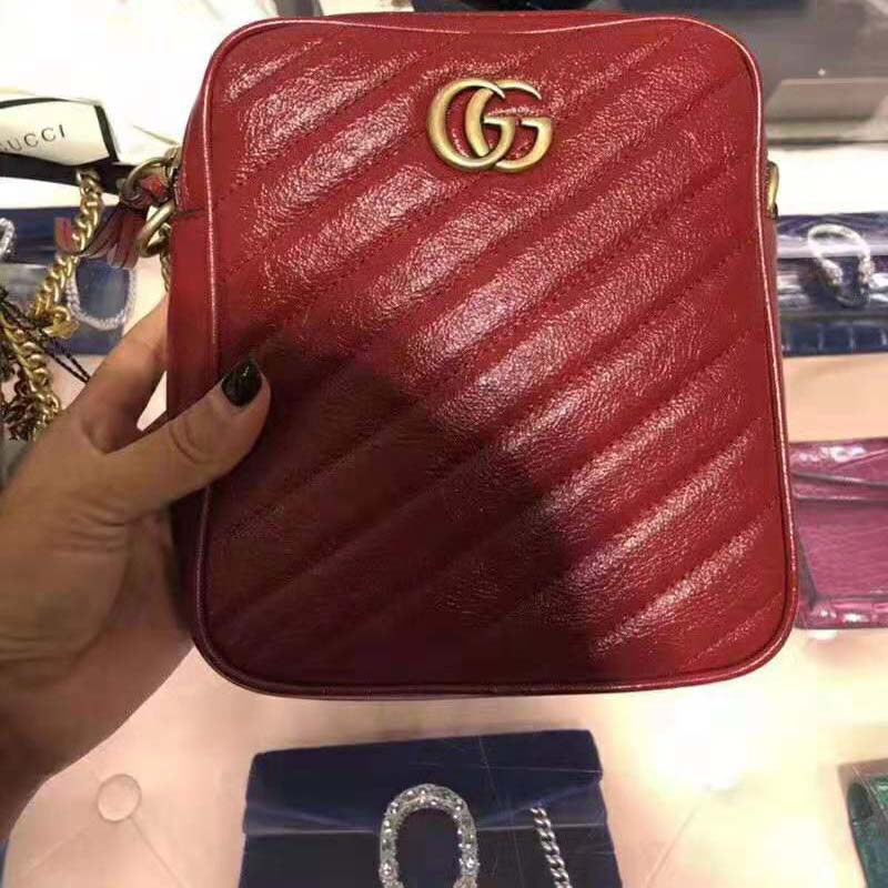 G*u*i gg women gg marmont mini shoulder bag in red matelassé leather
