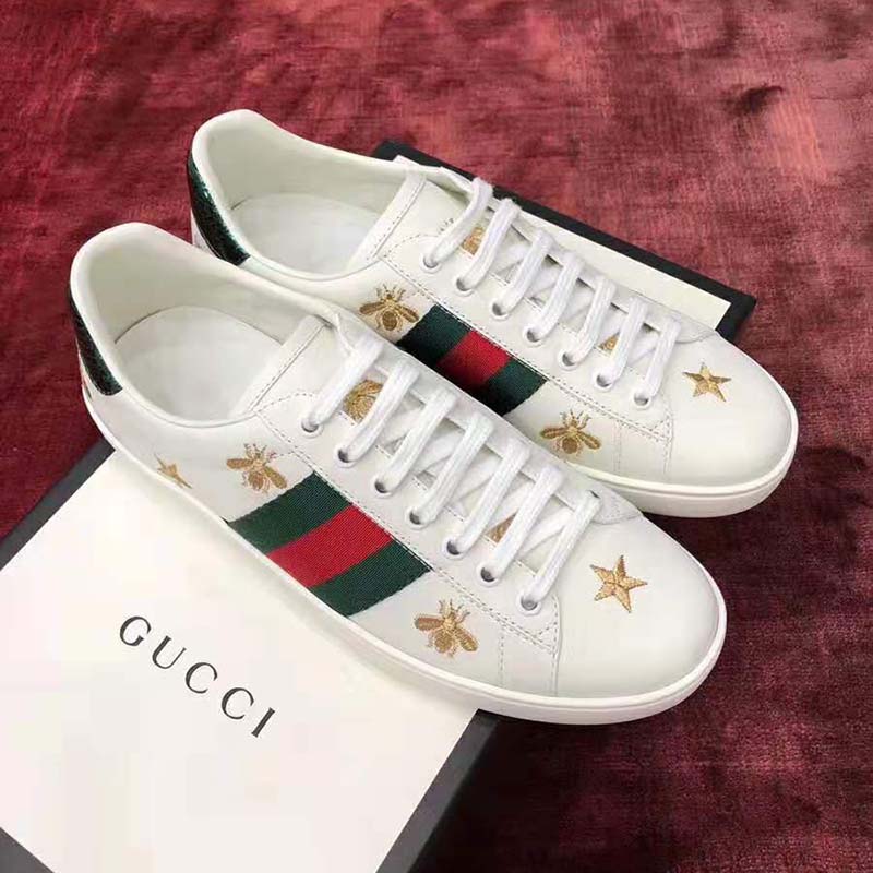 G*u*i men’s ace embroidered sneaker in white leather with bees and stars