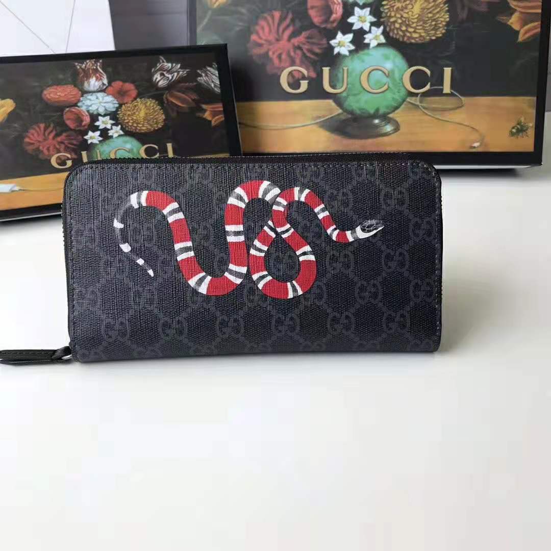 G*u*i gg men kingsnake print gg supreme zip around wallet in black/grey gg supreme canvas
