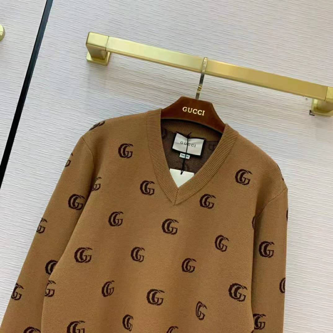 G*u*i men double g jacquard wool v-neck sweater camel and brown