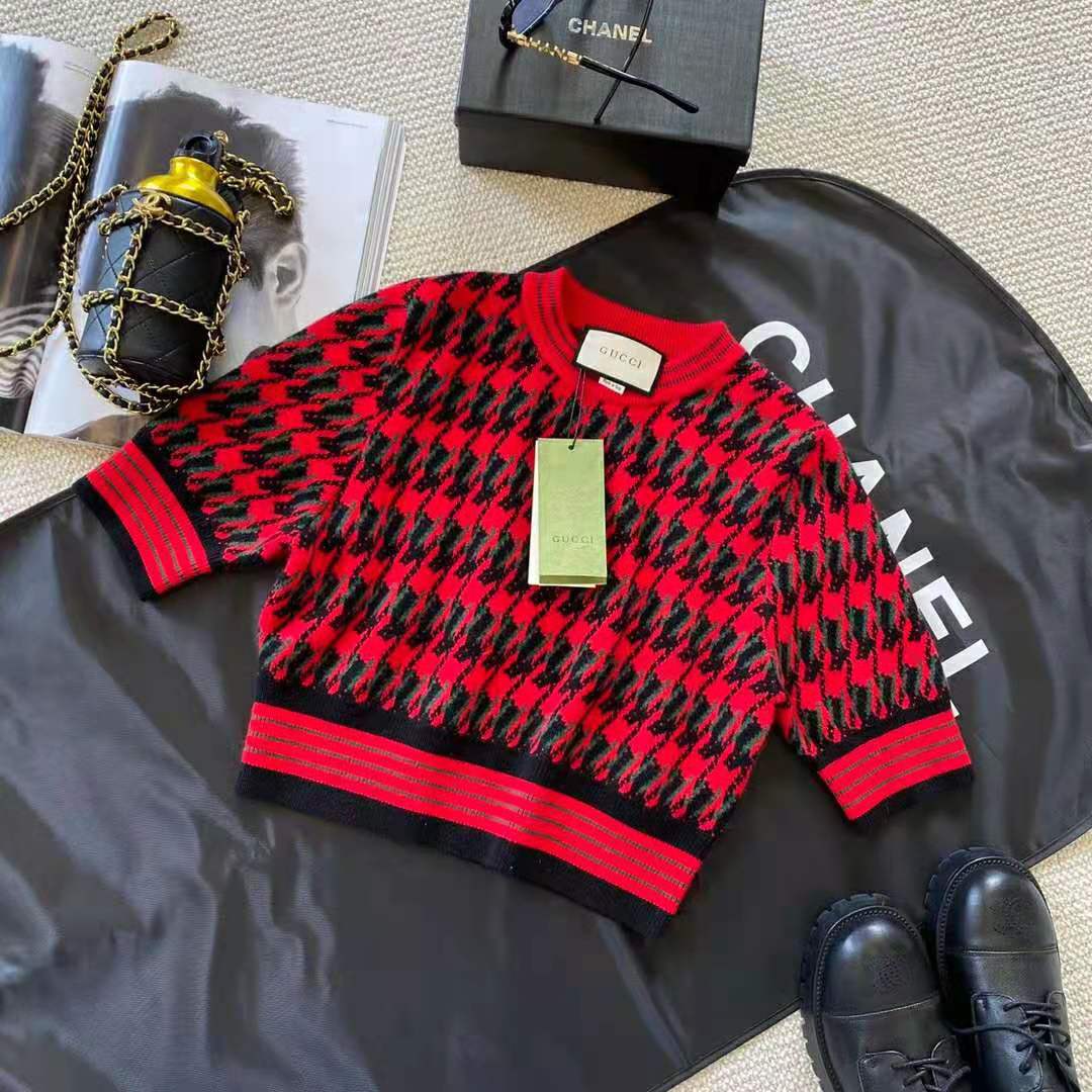 G*u*i women houndstooth wool cropped sweater crew neck cropped shape red and black