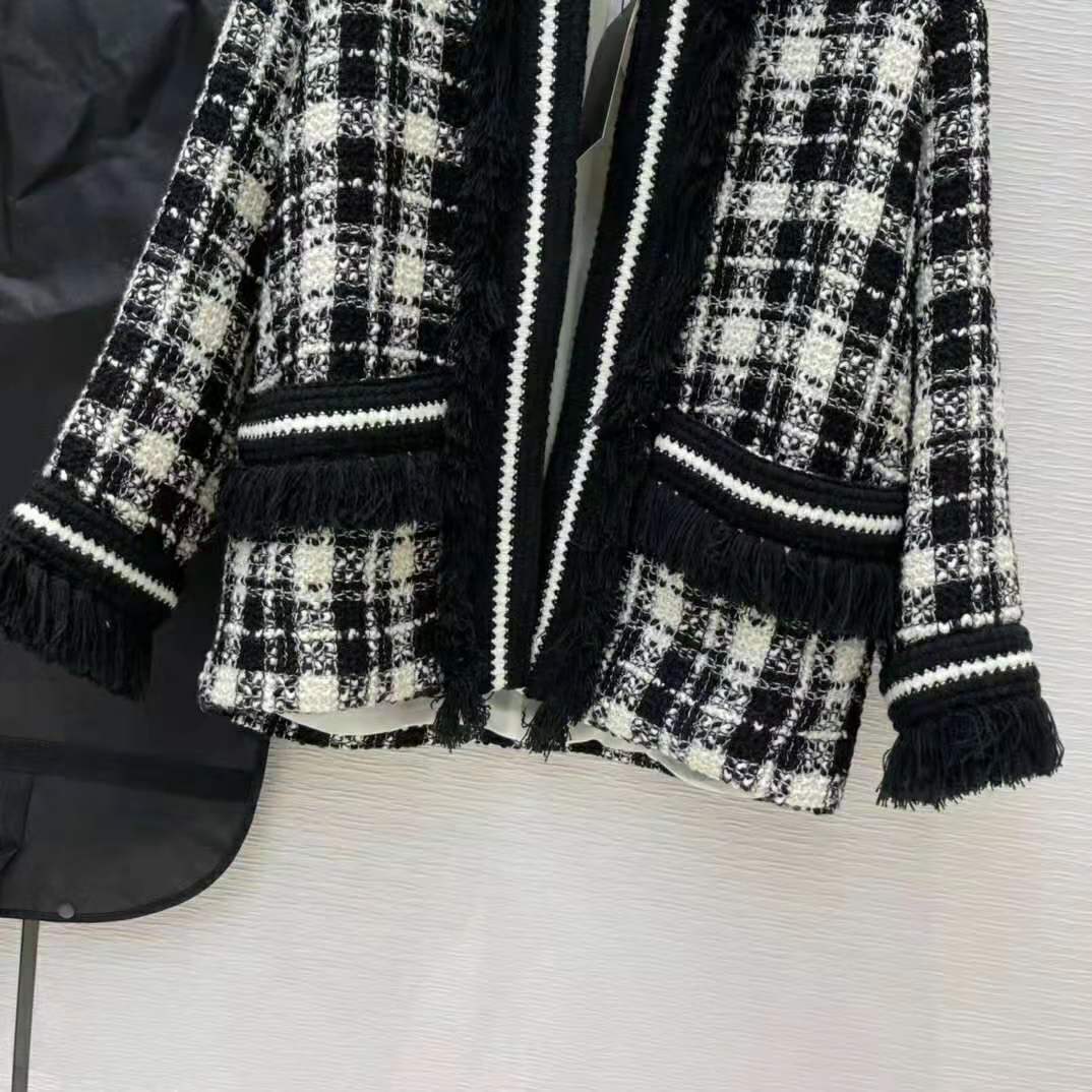 G*u*i women tweed jacket ivory and black check tweed black ribbon wool