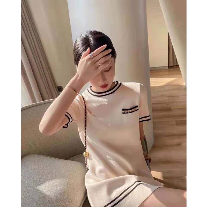 G*u*i women wool dress with contrast black trim front pocket