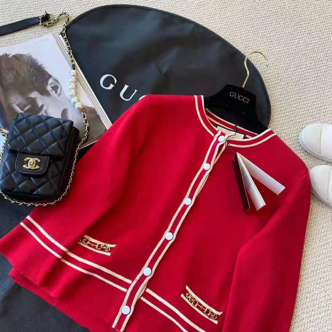 G*u*i women wool jacket with contrast trim besom pockets crew neck-red