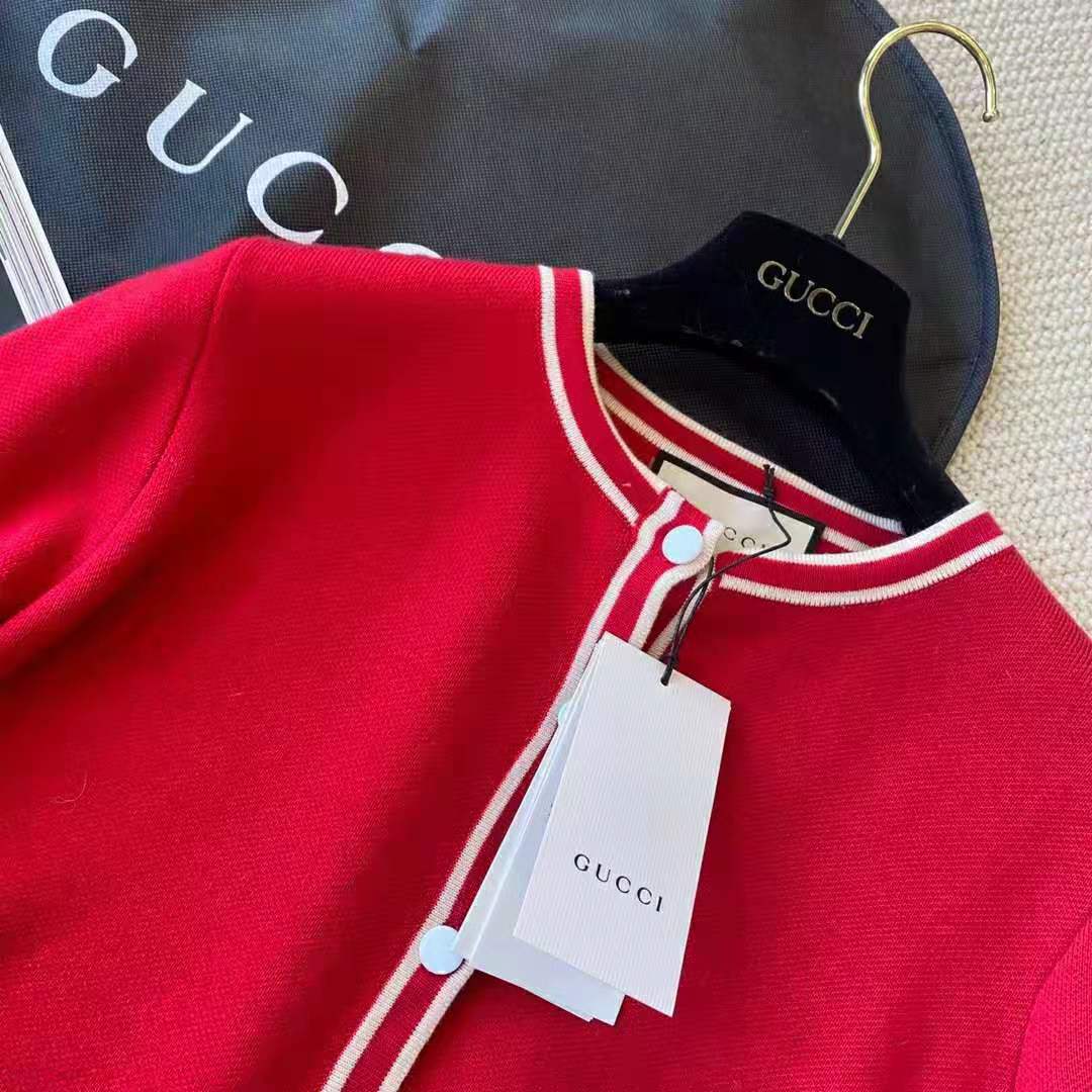 G*u*i women wool jacket with contrast trim besom pockets crew neck-red