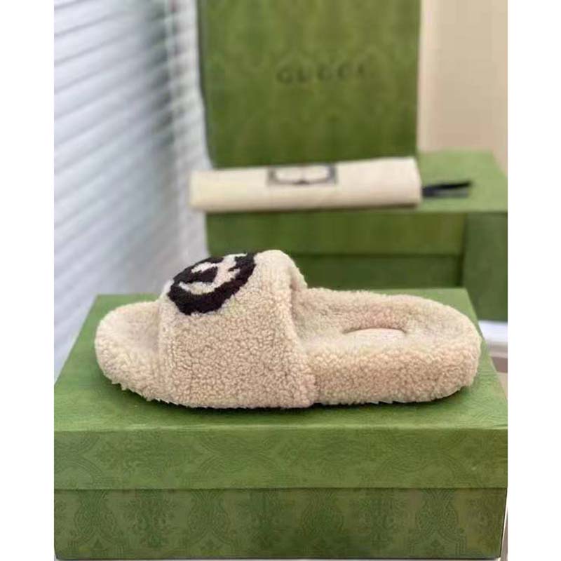 G*u*i gg women’s slide sandal with interlocking g light brown interlocking g merino wool