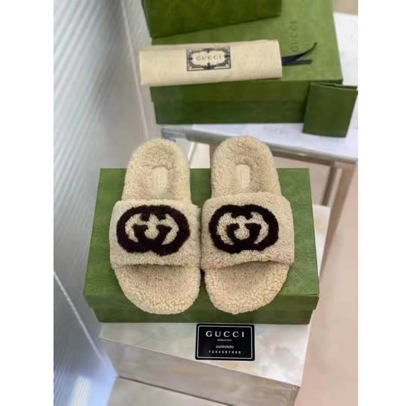 G*u*i gg women’s slide sandal with interlocking g light brown interlocking g merino wool