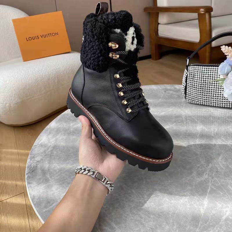 Louis Vuitton Unisex Territory Flat Ranger Black Calf Leather Shearling Initials Monogram Flower