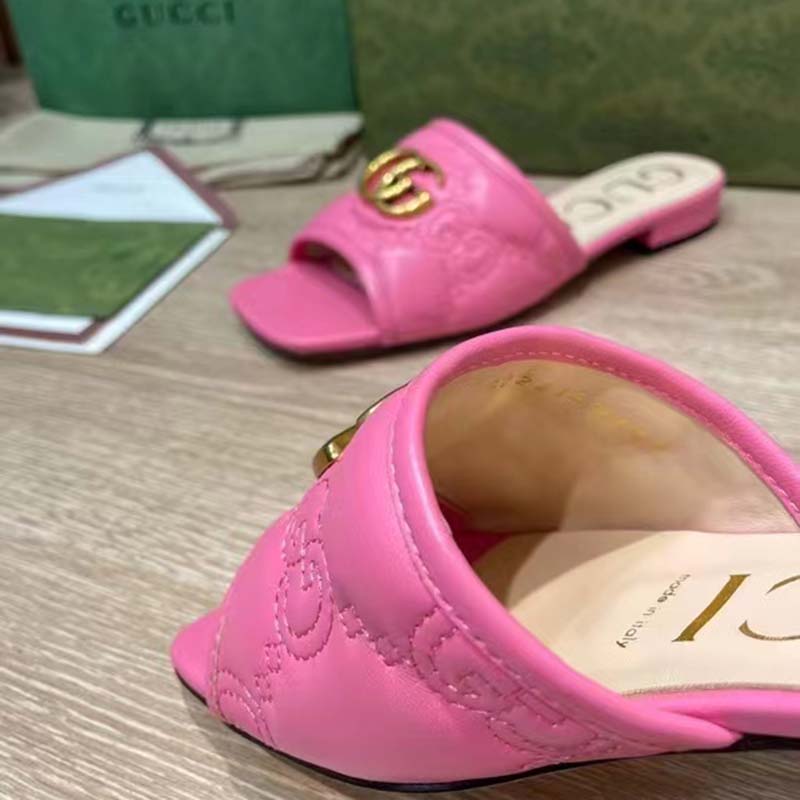 G*u*i women gg matelassé slide sandal bright pink double g square toe flat