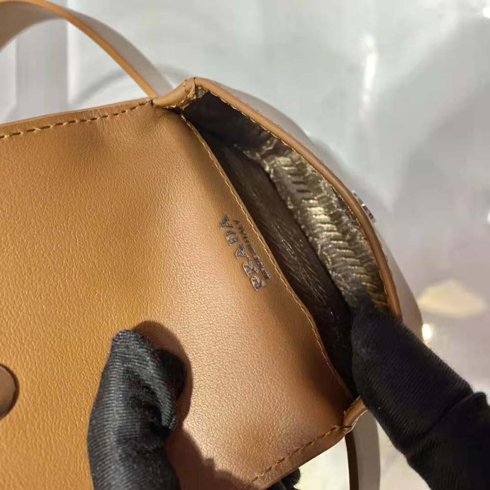 Prada Women Leather Belt With a Hybrid Multifunctional Design-Brown
