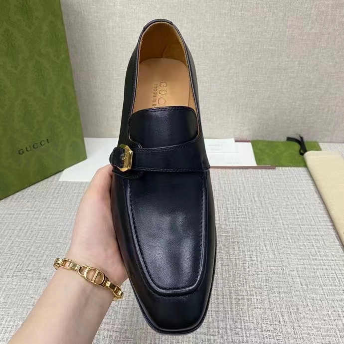 G*u*i men loafer buckle black leather ornamental buckle low 3 cm heel