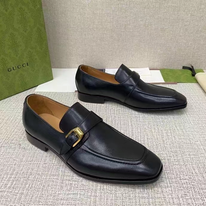 G*u*i men loafer buckle black leather ornamental buckle low 3 cm heel