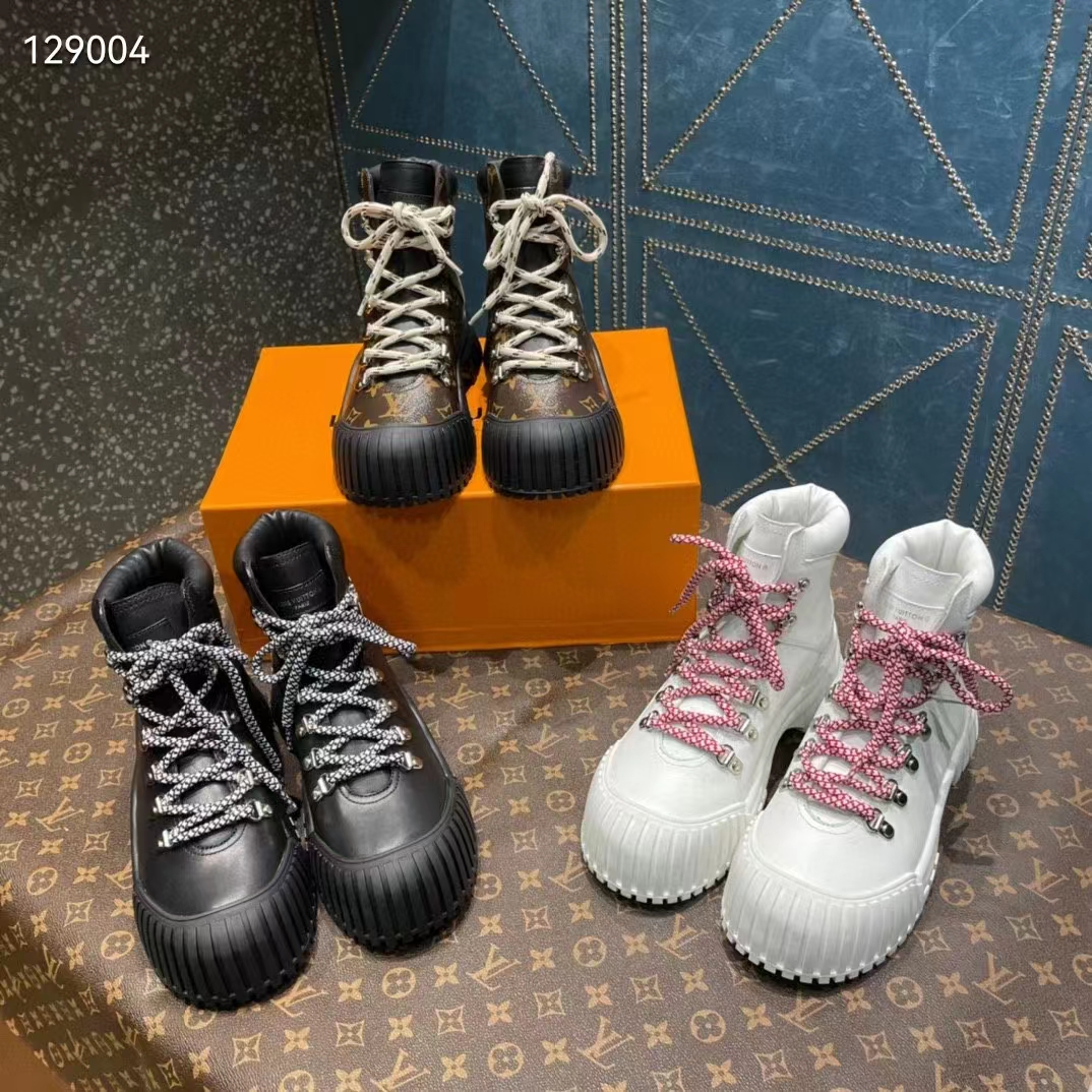 Louis Vuitton Women LV Ruby Flat Ranger Black Calf Leather Bicolor Laces Rubber