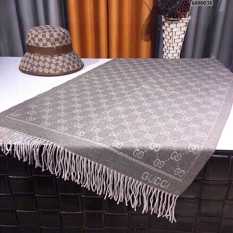 G*u*i unisex gg jacquard knitted scarf silver light grey gg fringe edges