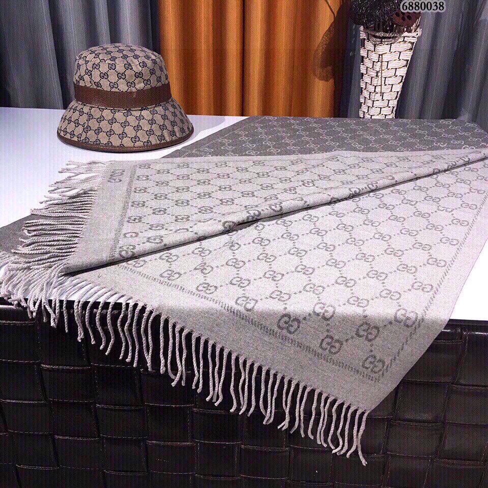 G*u*i unisex gg jacquard knitted scarf silver light grey gg fringe edges
