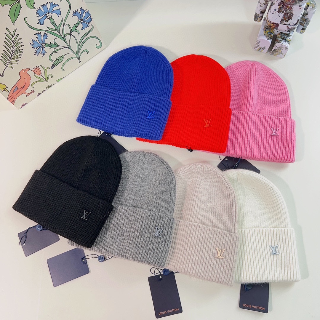 Louis Vuitton Unisex LV Ahead Beanie One Size Crème Beige Cashmere Enamel Initials