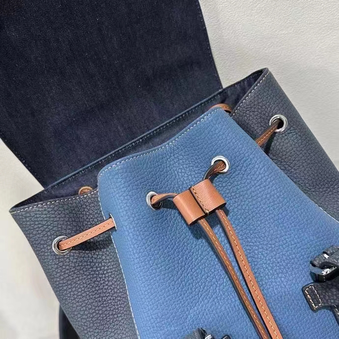 Louis Vuitton LV Unisex Christopher MM Backpack Denim Blue Navy Taurillon Leather