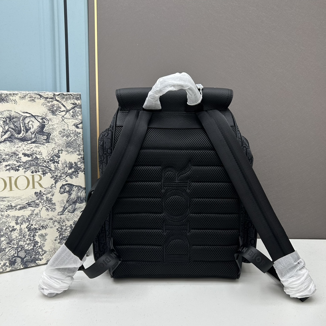 Dior Unisex CD Saddle Backpack Black Dior Oblique Jacquard Grained Calfskin