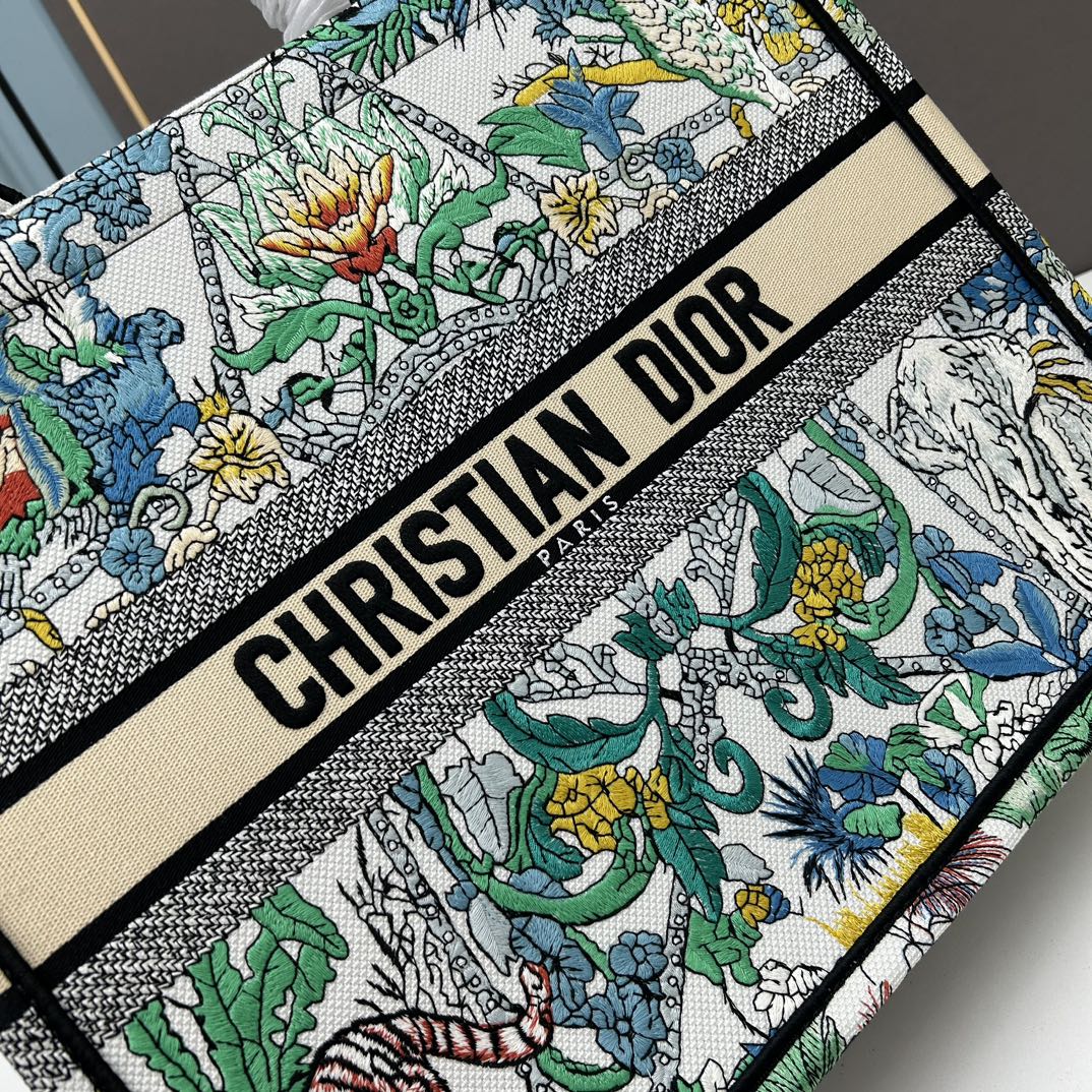Dior Unisex CD Medium Dior Book Tote White Multicolor Étoile De Voyage Embroidery