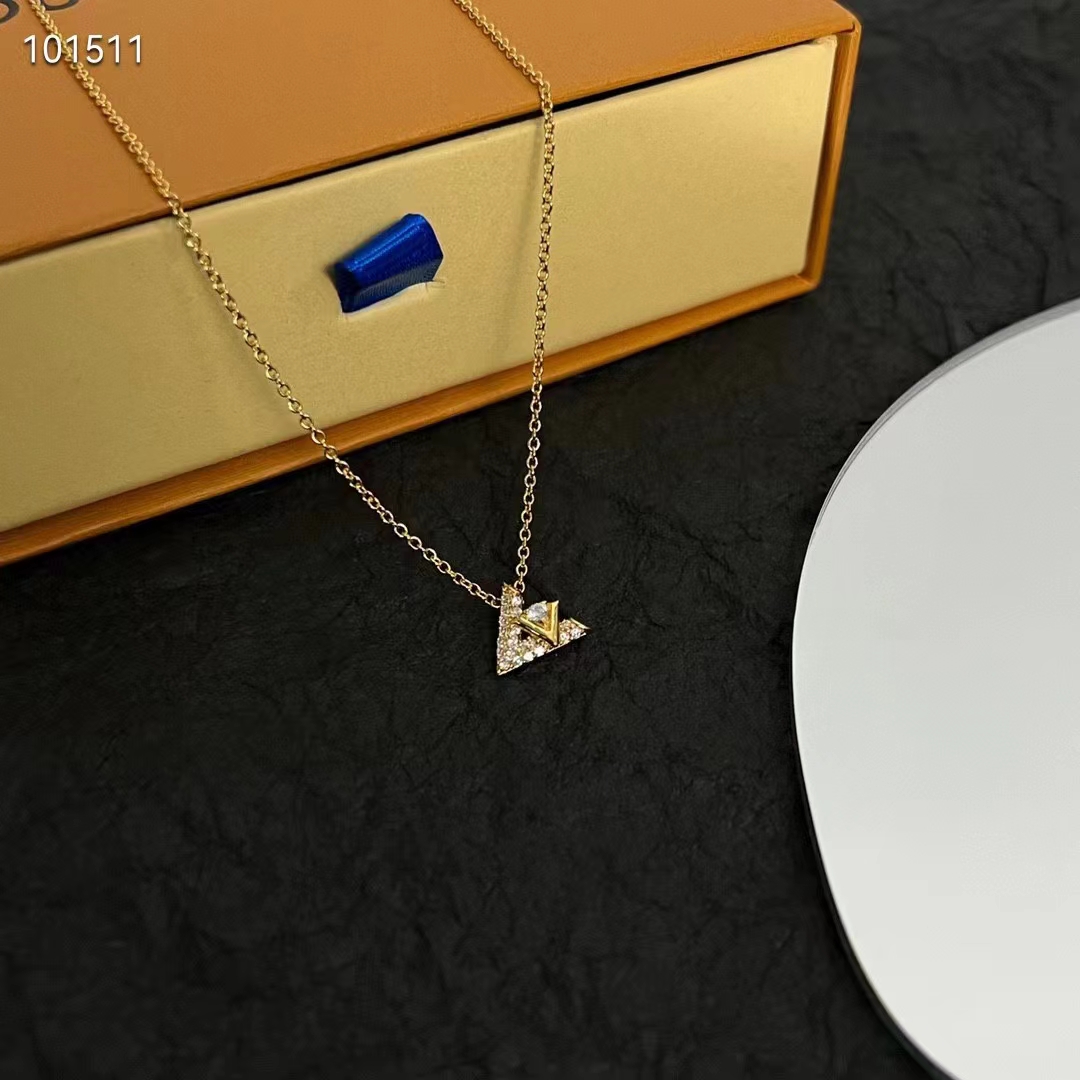 louis vuitton unisex lv volt one pendant yellow gold 36 Di*m*nds 0.16 ct