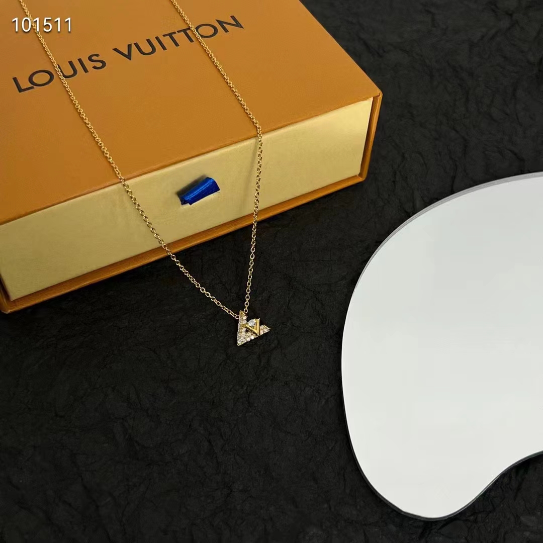 louis vuitton unisex lv volt one pendant yellow gold 36 Di*m*nds 0.16 ct