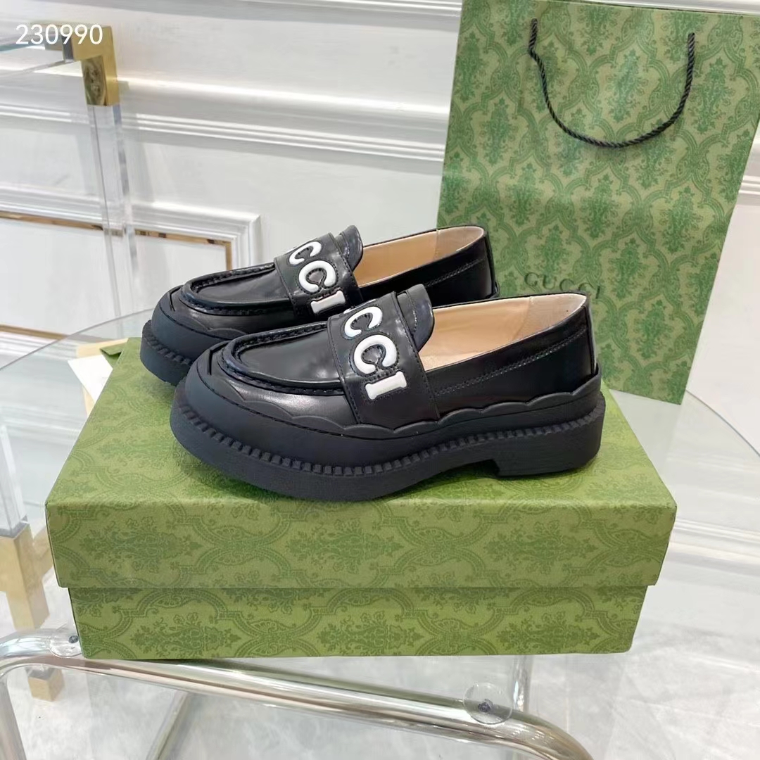 G*u*i gg women G*u*i loafer black white leather scalloped script rubber sole mid-heel
