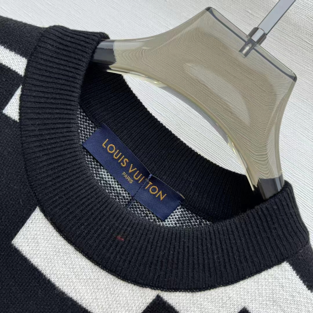 Louis Vuitton Women LV SKI Wool Pullover Regular Fit Fir Tree Jacquard Signature All Over