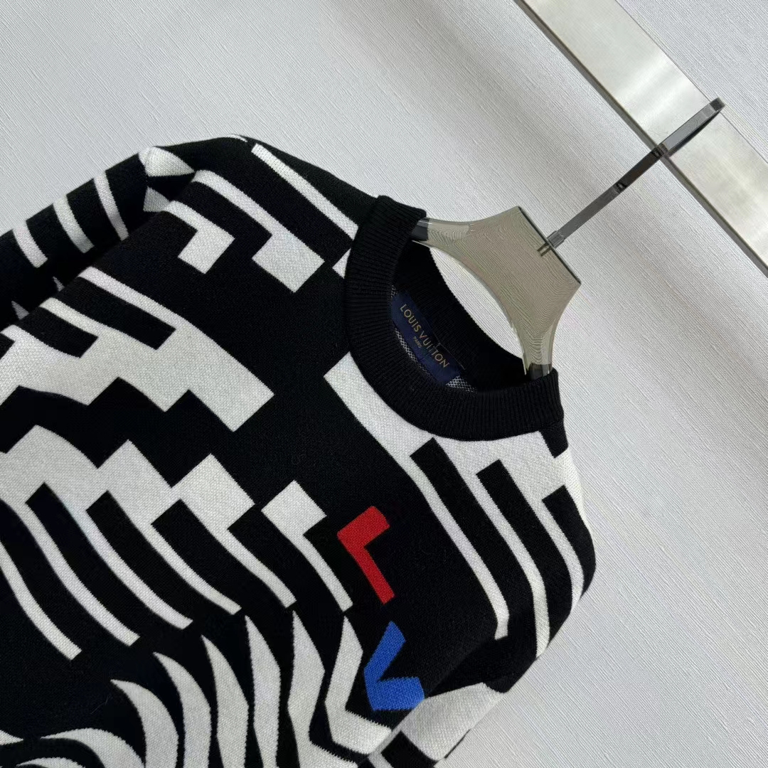 Louis Vuitton Men LV SKI Wool Pullover Regular Fit Fir Tree Jacquard Signature All Over