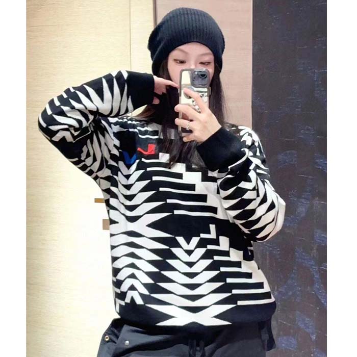 Louis Vuitton Women LV SKI Wool Pullover Regular Fit Fir Tree Jacquard Signature All Over