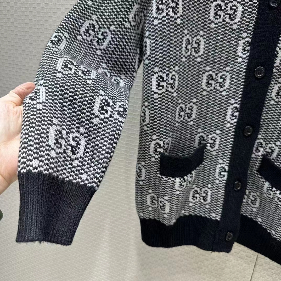 G*u*i men gg wool jacquard cardigan grey v-neck long sleeves front pockets
