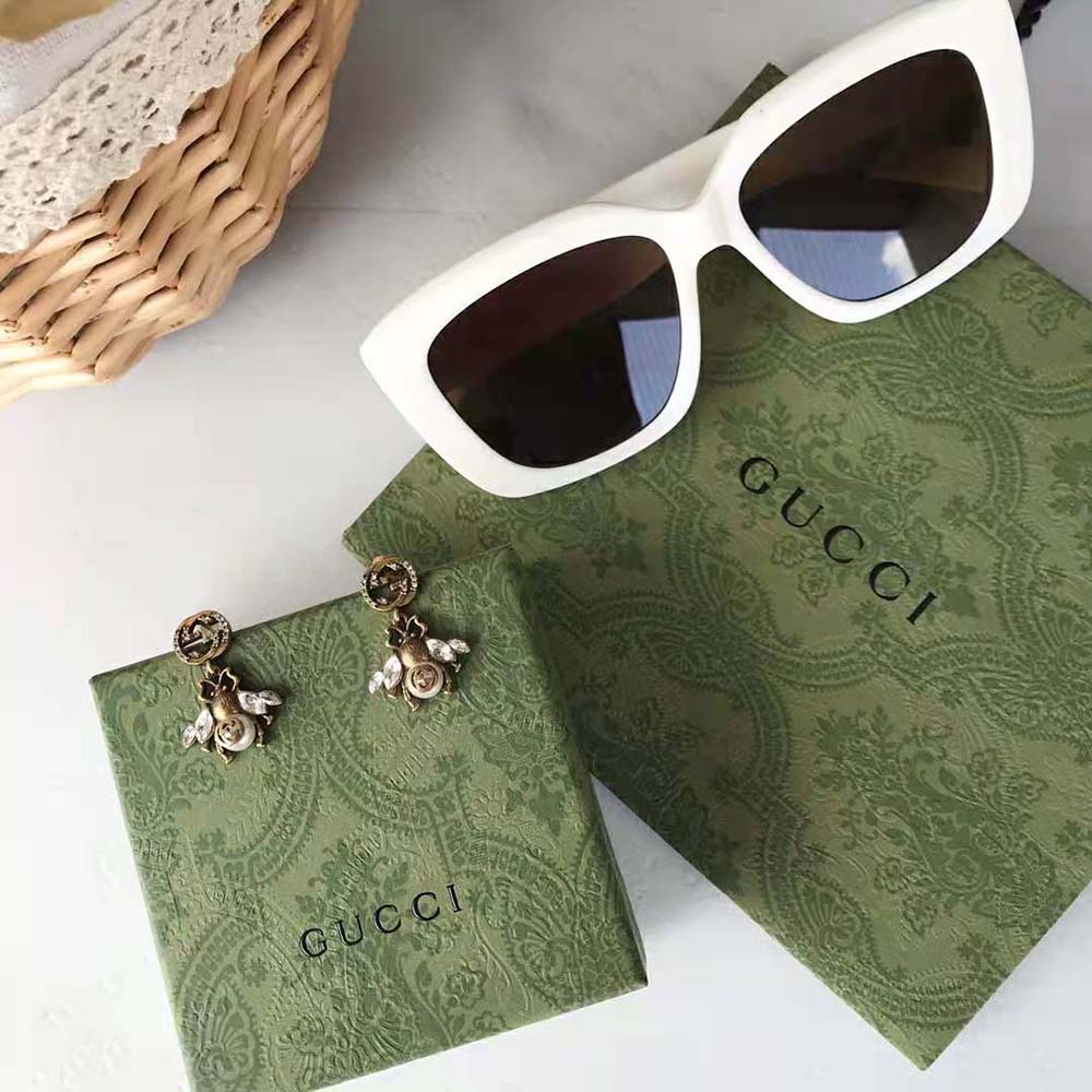 G*u*i women bee earrings with interlocking g