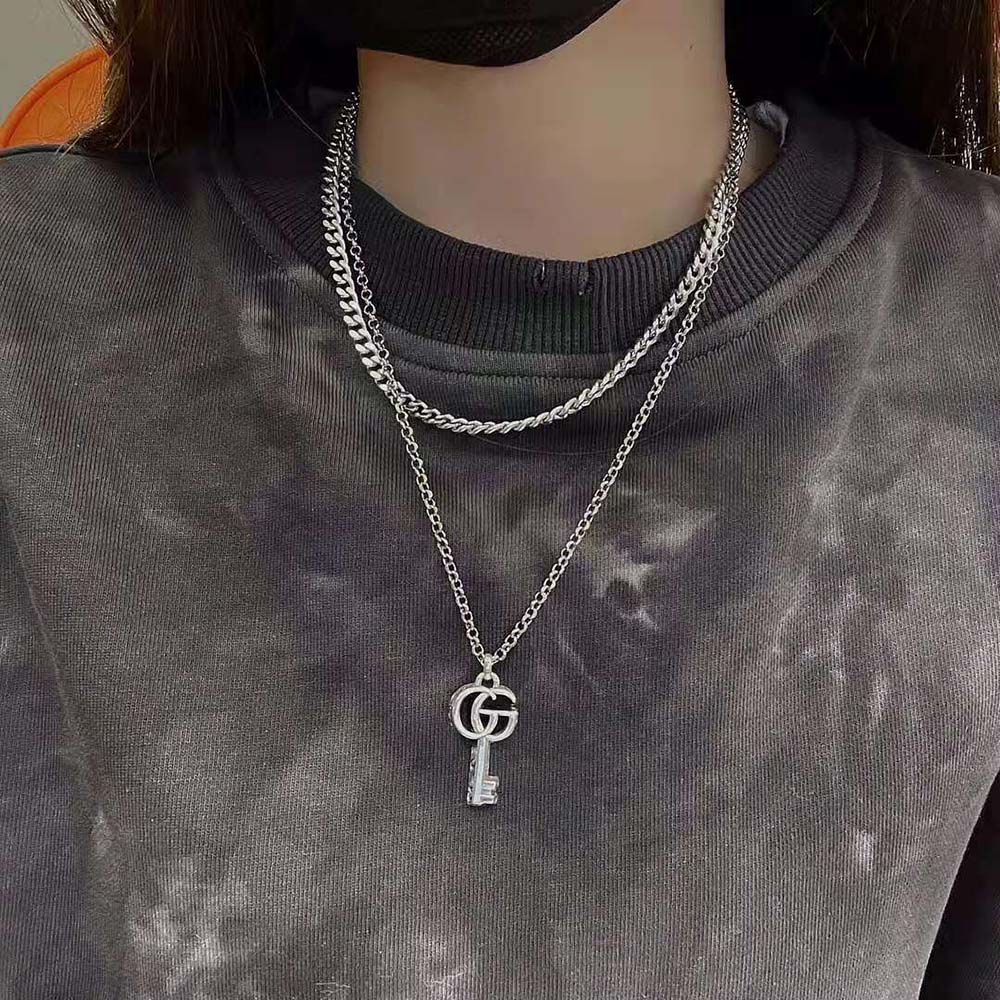 G*u*i women double g key necklace