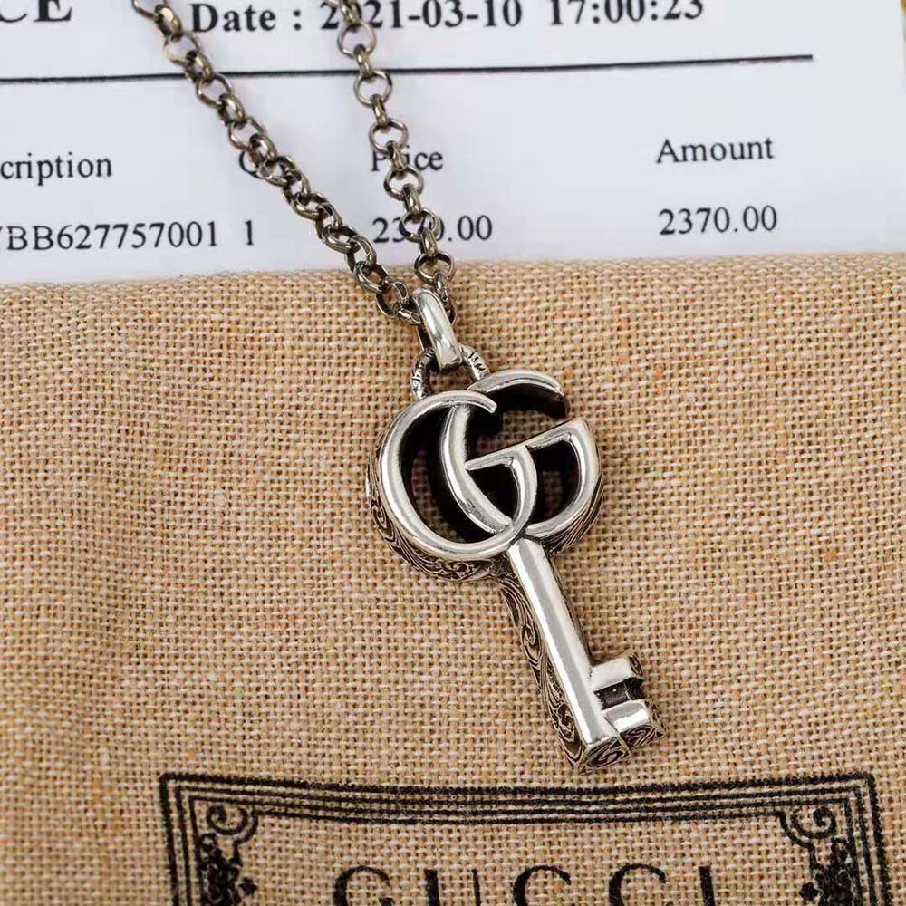 G*u*i women double g key necklace