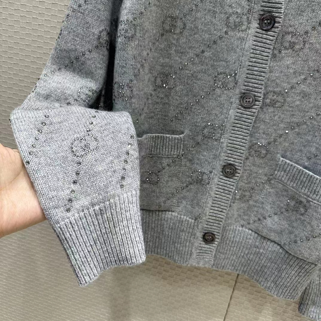 G*u*i women gg cashmere cardigan interlocking g crewneck long sleeves two front pockets