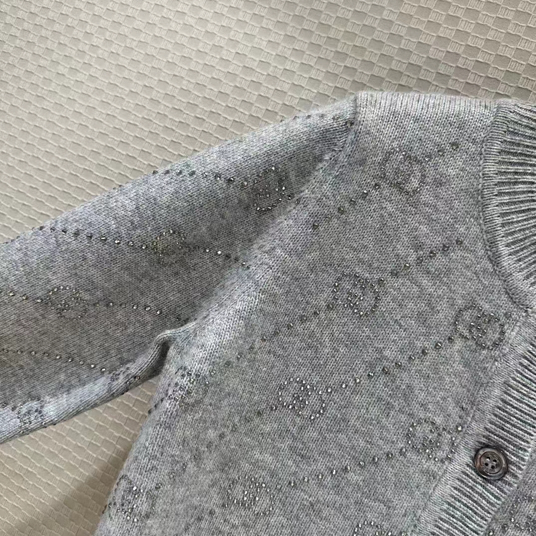 G*u*i women gg cashmere cardigan interlocking g crewneck long sleeves two front pockets