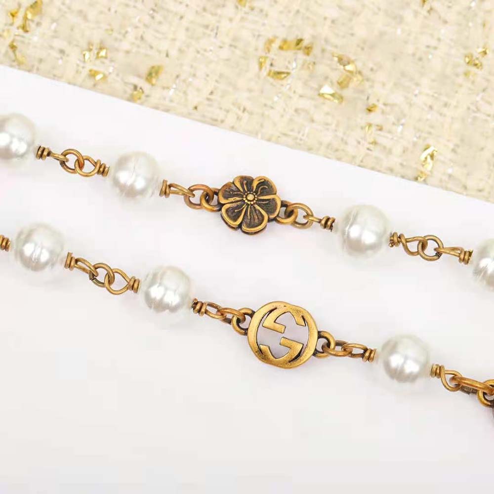 G*u*i women interlocking g flower pearl necklace