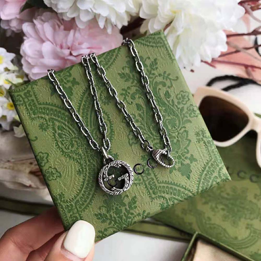 G*u*i women interlocking g pendant necklace