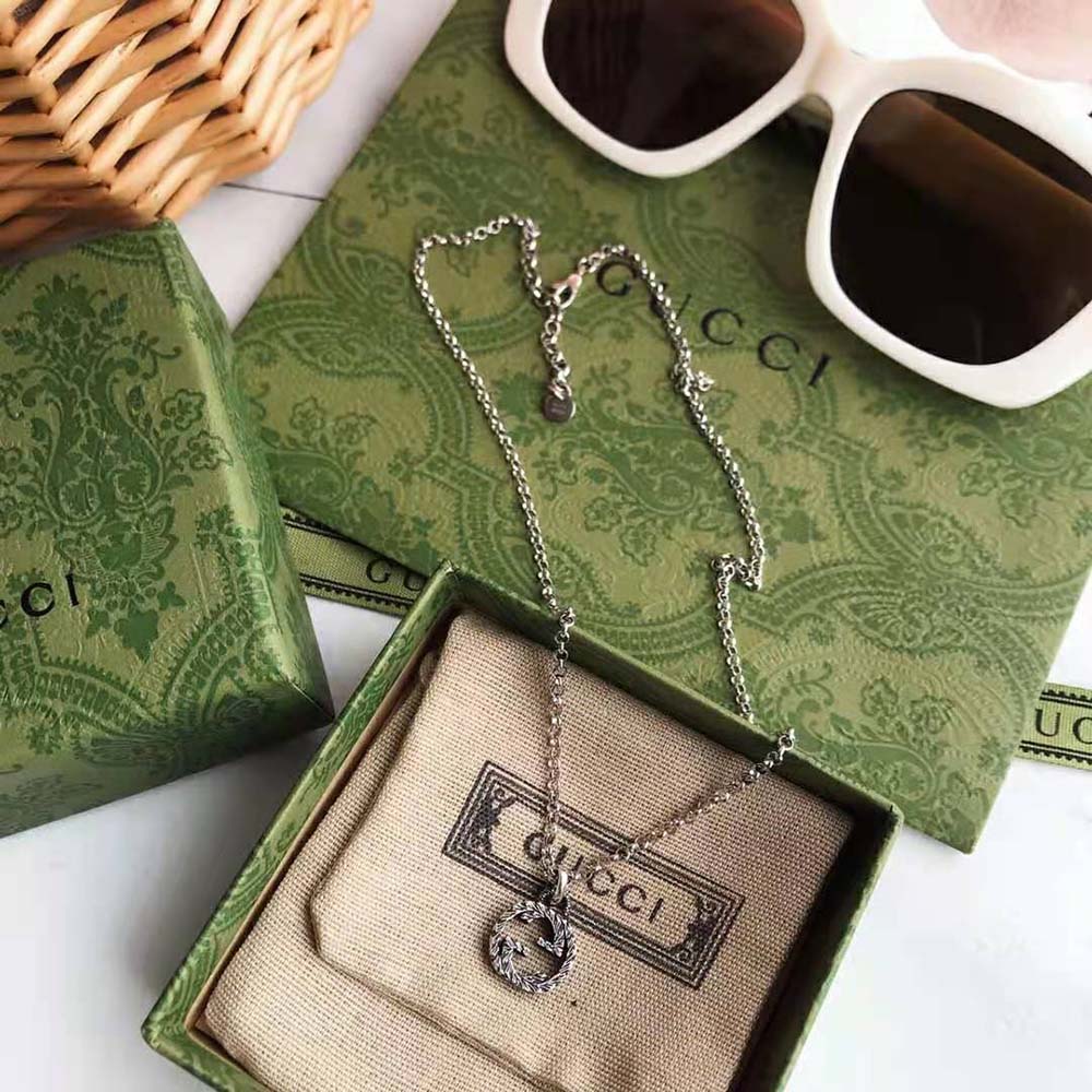 G*u*i women interlocking g pendant necklace