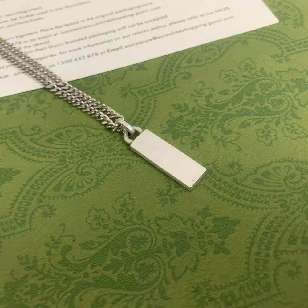G*u*i women necklace with enamel pendant