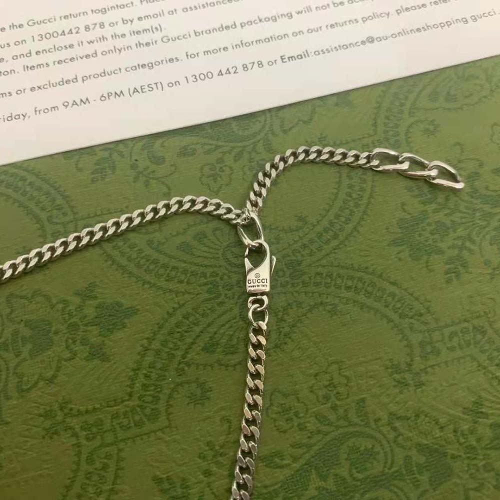 G*u*i women necklace with enamel pendant