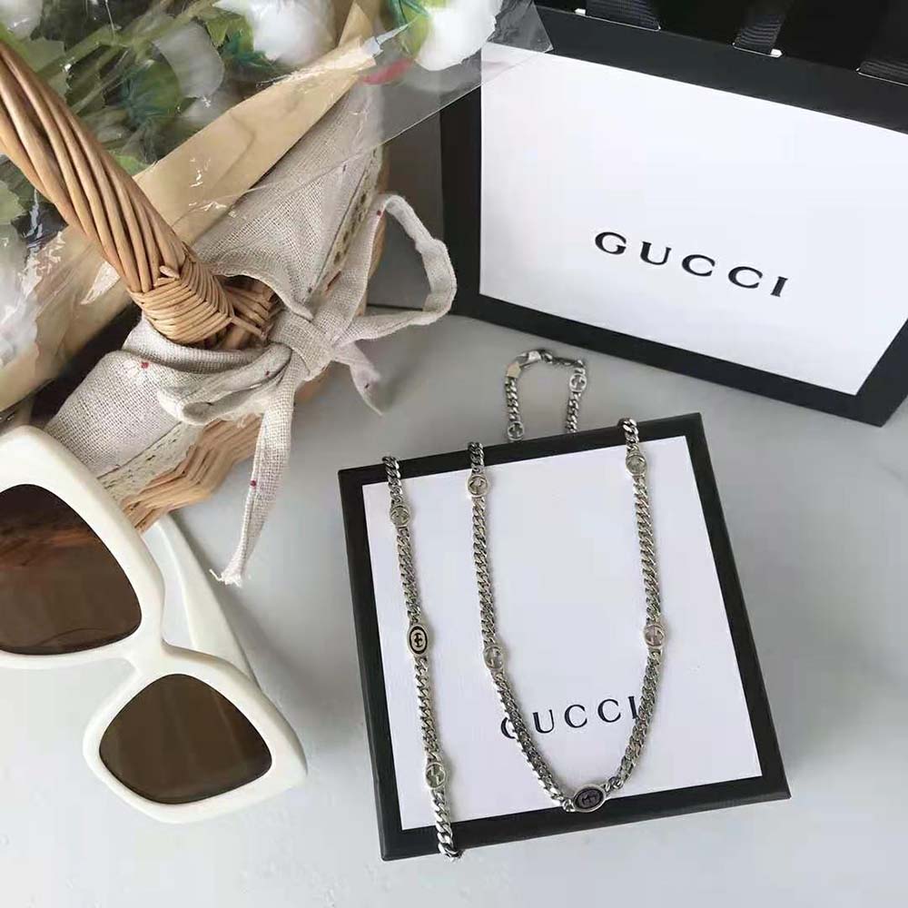 G*u*i women thin interlocking g necklace