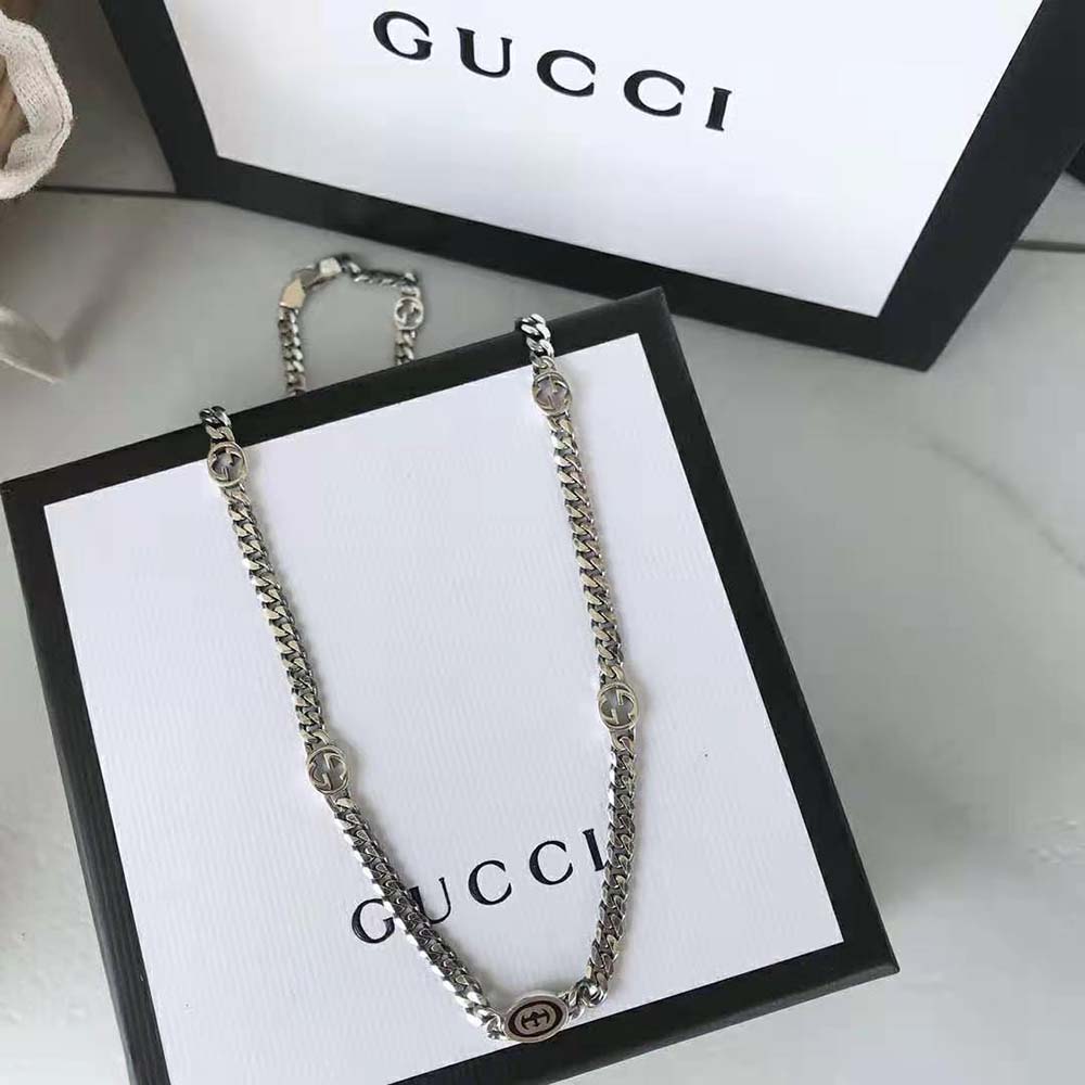 G*u*i women thin interlocking g necklace